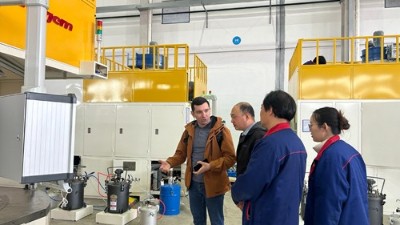 俄羅斯客戶(hù)來(lái)啦！探秘安捷倫智能自動(dòng)化噴膠機(jī)